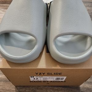 Yeezy slide Salt size 12 ID5480